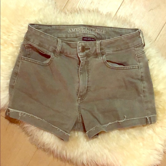 American Eagle Outfitters Pants - Light cargo green shorts